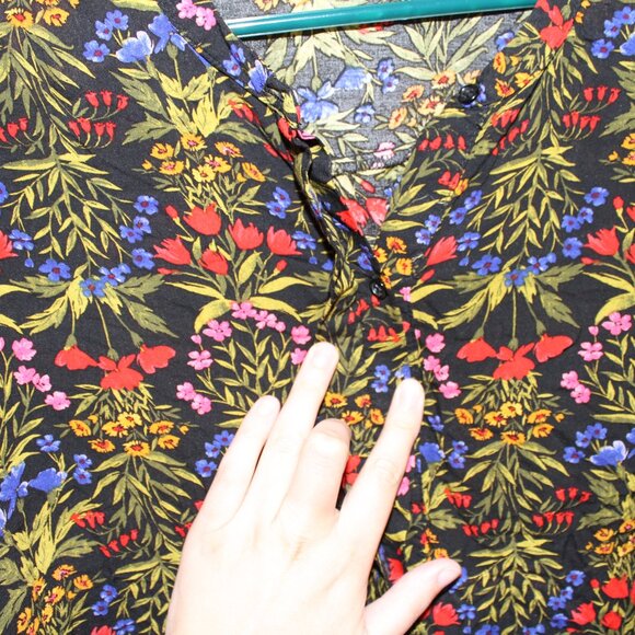 Old Navy Floral Button Down Tunic Shirt - Picture 4 of 7